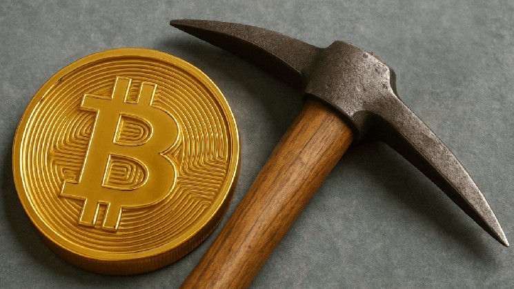 Public Bitcoin Miners slide as sectors see widespread losses