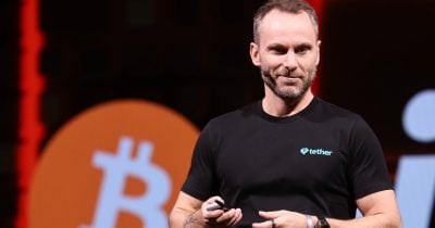 Paolo Ardoino connects to an open source Bitcoin mining operating system to empower small, medium-sized miners