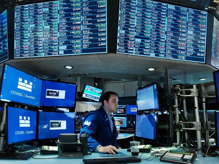 Bitcoin's summer lull still offers opportunities for "cheap" trading