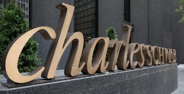 Schwab hopes to offer stubcoin amid the expansion of crypto service push: CEO