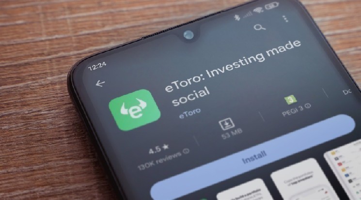 Etoro fires crypto, spinner index futures.