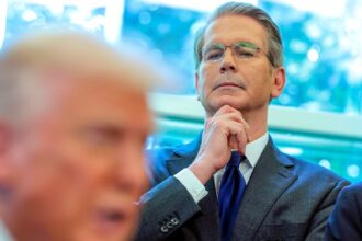 Details of the secret meeting between President Trump and Treasury Secretary Bescent, will they fire Powell?