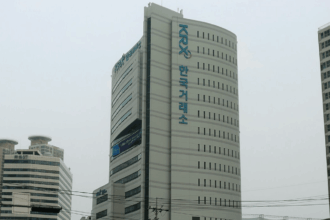 South Korea suspends trading due to market crash